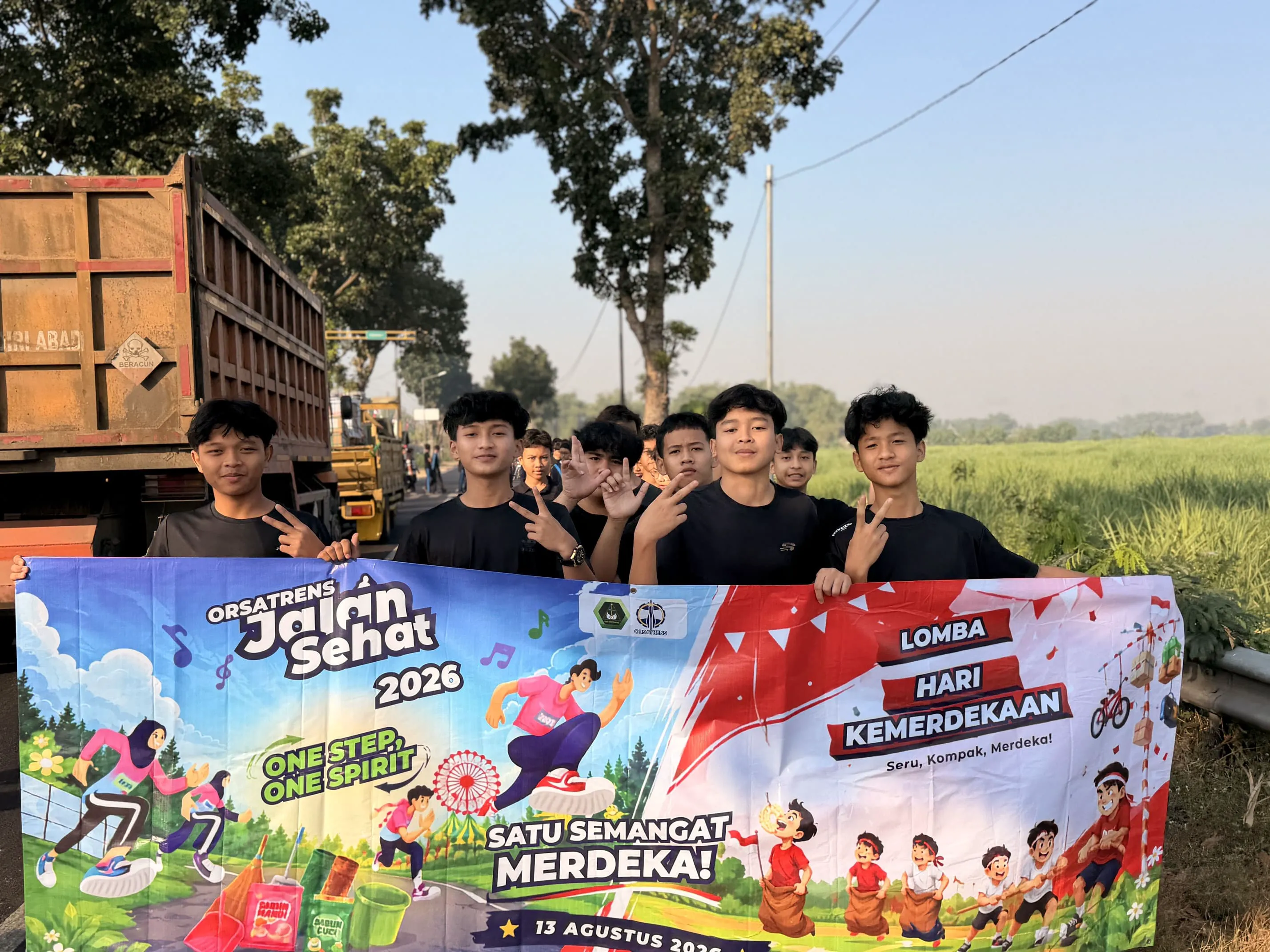 Semarak Kemerdekaan Warnai Jalan Sehat dan Lomba
Agustusan SMA Trensains Tebuireng