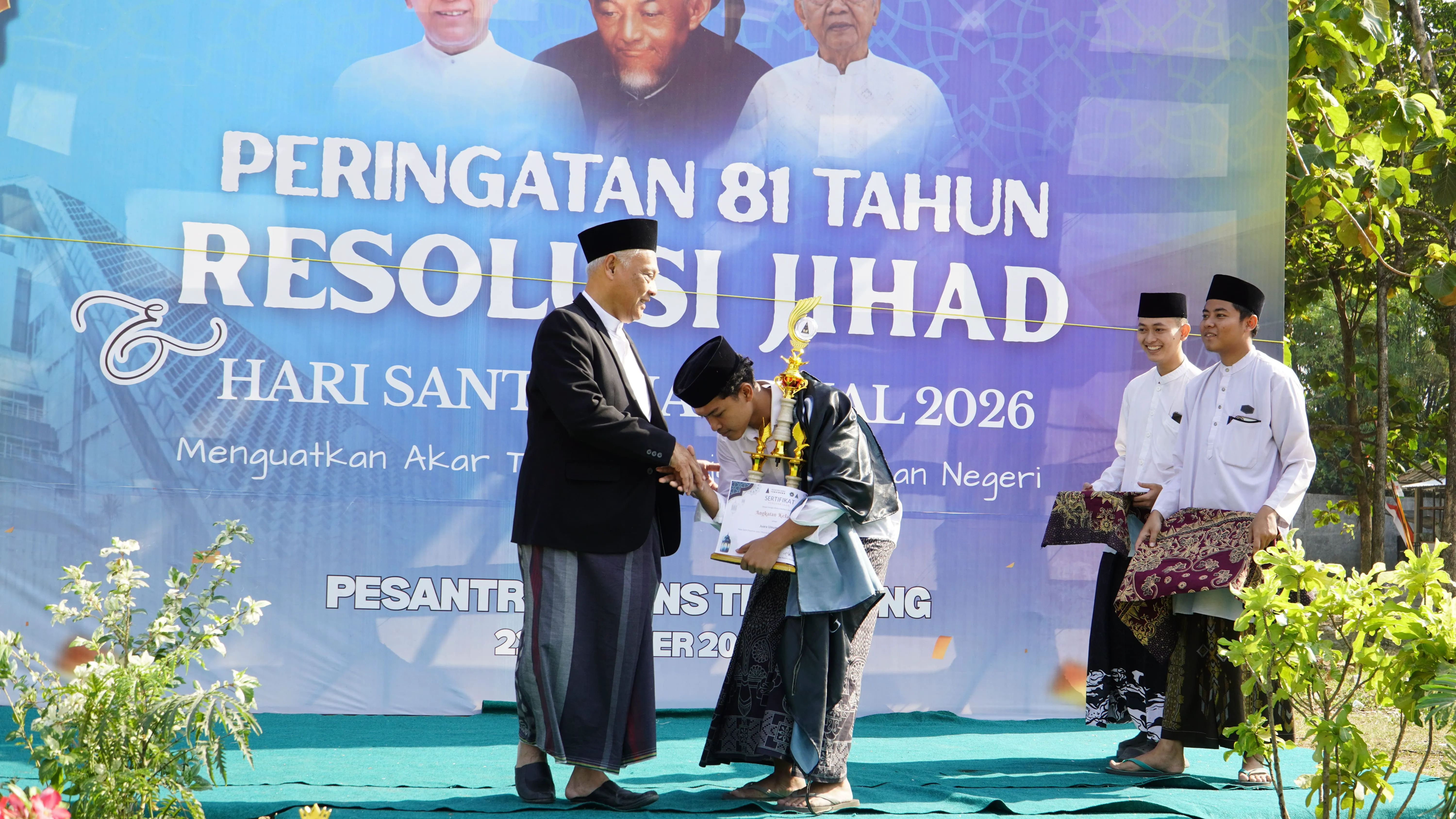 Apel Hari Santri di Pesantren Sains Tebuireng: Memupuk Semangat Resolusi Jihad Lewat Pekan Santri